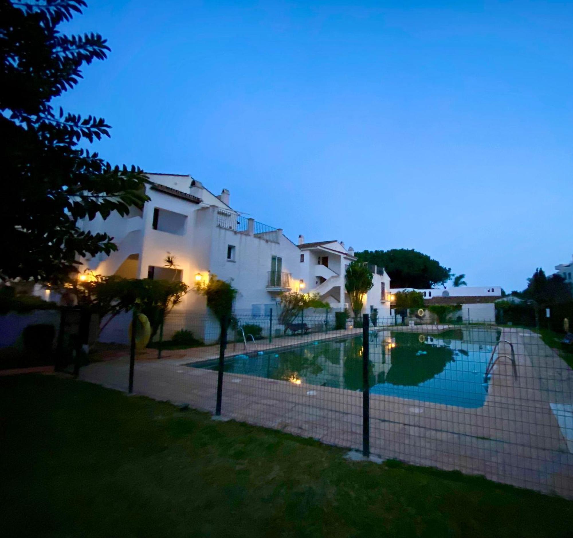 Benamara Gardens Apartment Estepona Luaran gambar